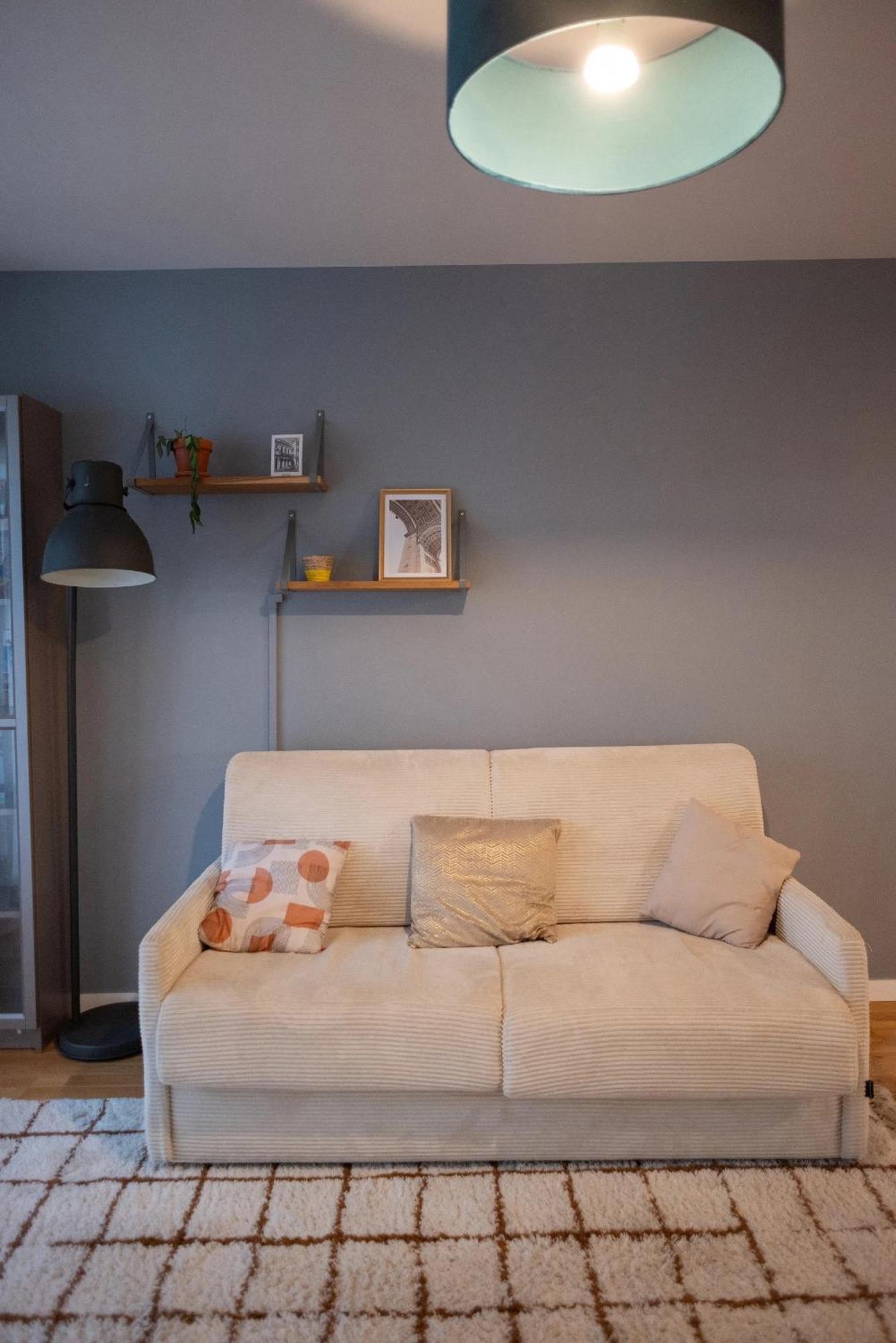Serenite Totale : Ensoleille Apartment Clichy